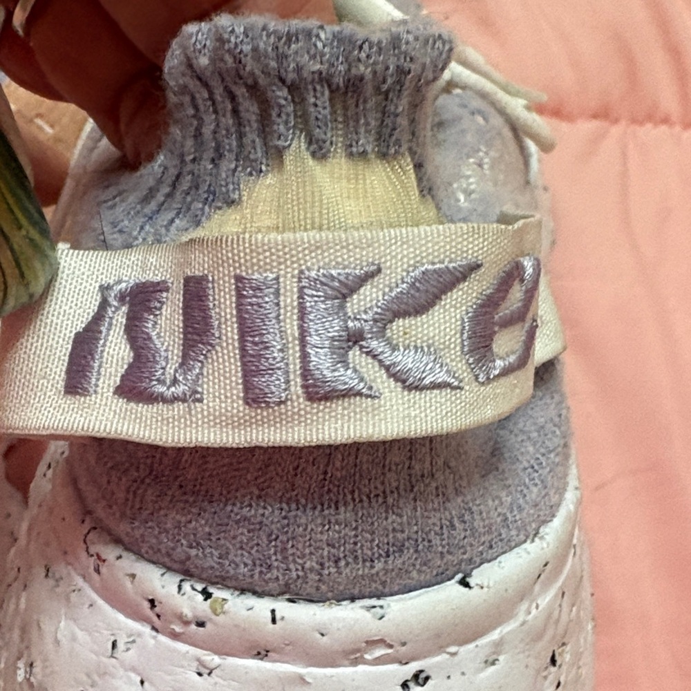 Nike Gray and Peach Athletic Shoes - Picture 3 of 7